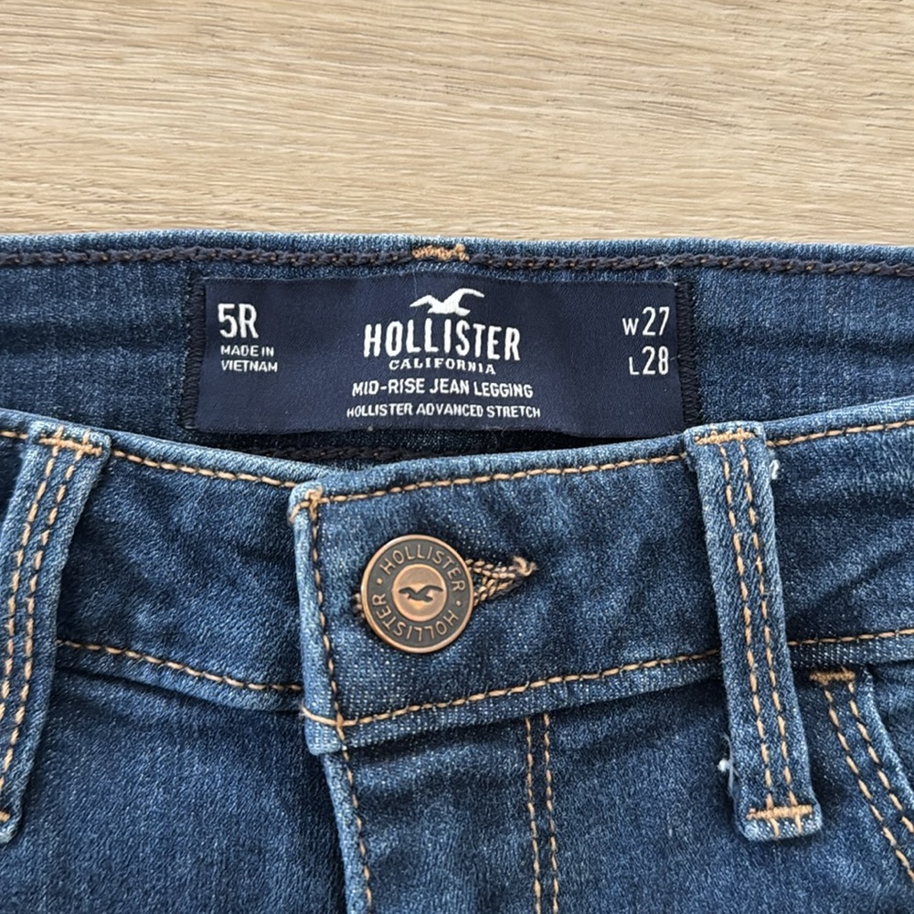 Hollister Mid Rise Jeggings! - Picture 2 of 4